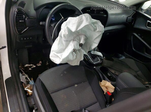 KNDJ33AU8S7924128 2025 KIA SOUL White 