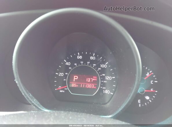 KNDJN2A21K7644151 2019 KIA SOUL Red Widok tylnych siedzeń