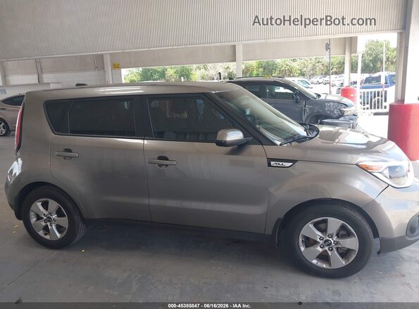 KNDJN2A23K7653109 2019 KIA SOUL Gray Widok wnętrza z tyłu