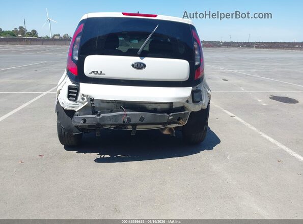 KNDJN2A24G7324863 2016 KIA SOUL Белый Вид спереди