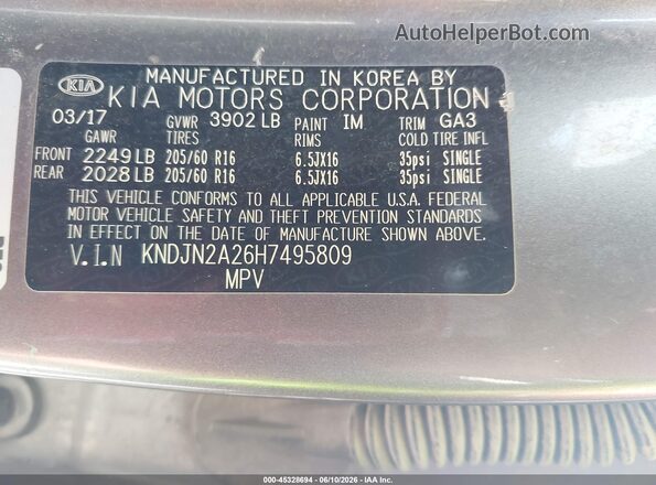 KNDJN2A26H7495809 2017 KIA SOUL Gray 