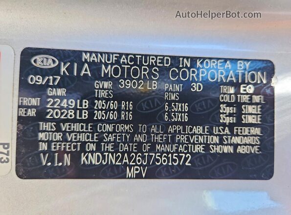 KNDJN2A26J7561572 2018 KIA SOUL Silver ძრავის განყოფილების ხედი