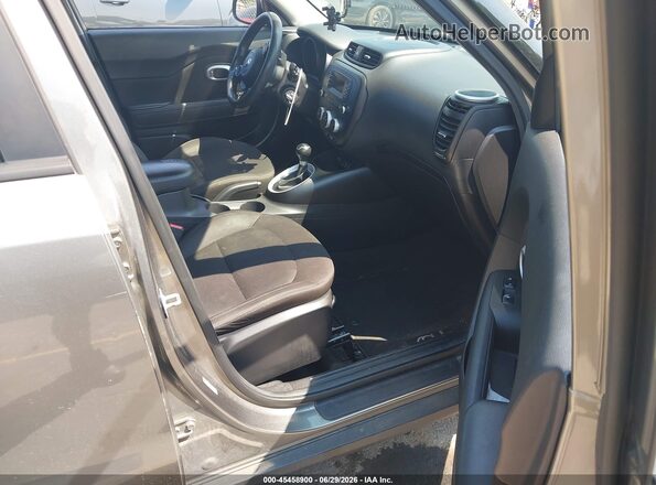 KNDJN2A28G7253134 2016 KIA SOUL Gray Вид салону спереду