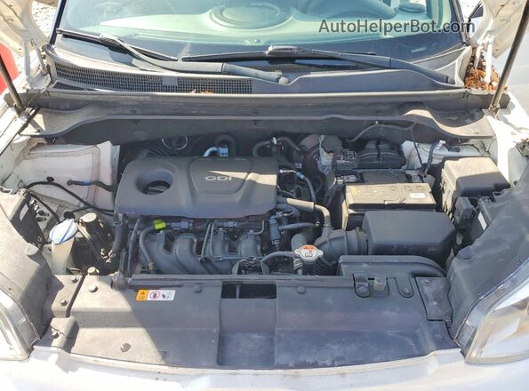 KNDJN2A29K7012269 2019 KIA SOUL White Widok wnętrza z tyłu