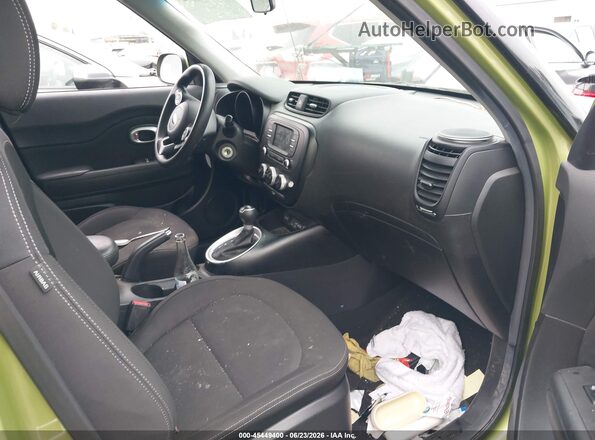 KNDJN2A29K7920947 2019 KIA SOUL Green Widok wnętrza z przodu