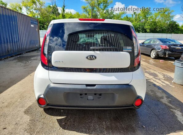 KNDJN2A2XG7405611 2016 KIA SOUL White Հետևի տեսք