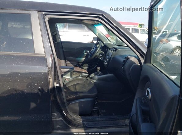 KNDJN2A2XG7854352 2016 KIA SOUL Черный Вид салона спереди
