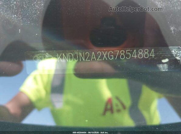 KNDJN2A2XG7854884 2016 KIA SOUL Black Vista del compartimento del motor