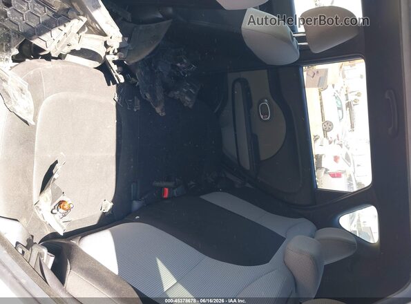 KNDJN2A2XH7466894 2017 KIA SOUL Серебряный 