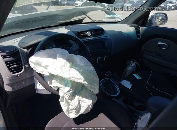 KNDJN2A2XH7466894 2017 KIA SOUL Серебряный 