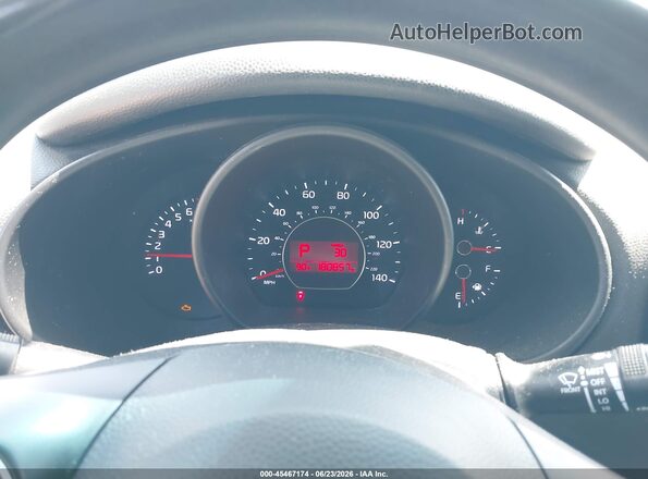 KNDJN2A2XH7881648 2017 KIA SOUL Green Vista de los asientos traseros