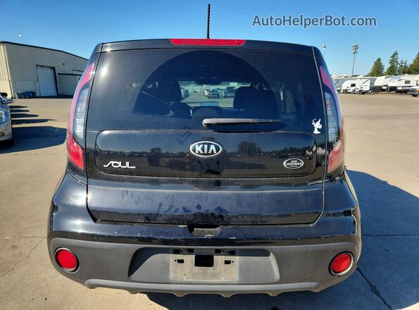 KNDJN2A2XJ7560862 2018 KIA SOUL Black Вид ззаду