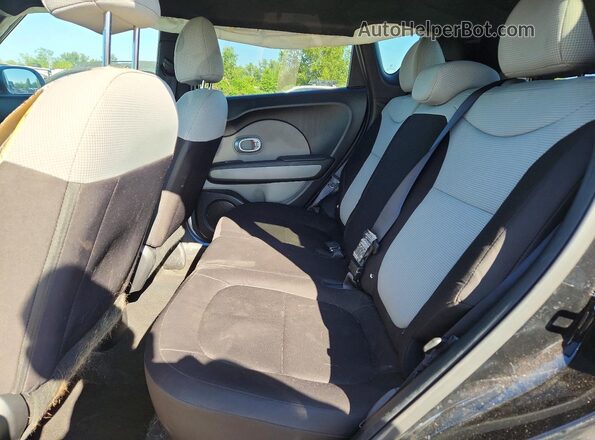 KNDJN2A2XJ7560862 2018 KIA SOUL Black Вид задніх сидінь