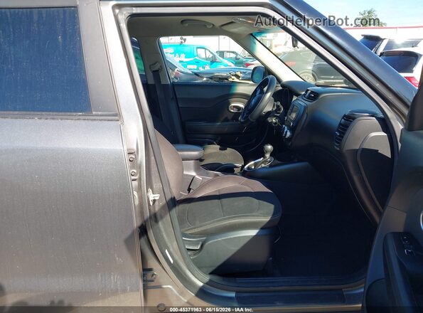 KNDJN2A2XK7008005 2019 KIA SOUL Серый Вид салона спереди