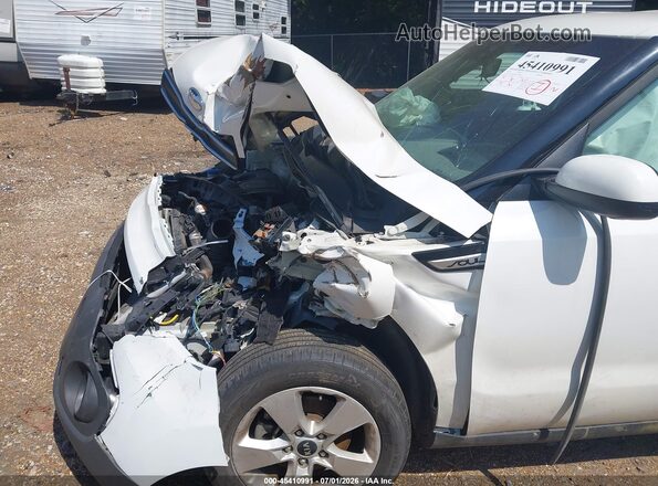 KNDJN2A2XK7912002 2019 KIA SOUL White 