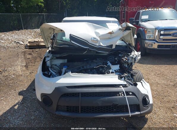 KNDJN2A2XK7912002 2019 KIA SOUL White Вид задньої частини салону