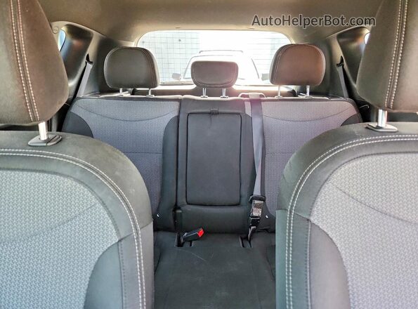 KNDJP3A52J7581019 2018 KIA SOUL Silver 