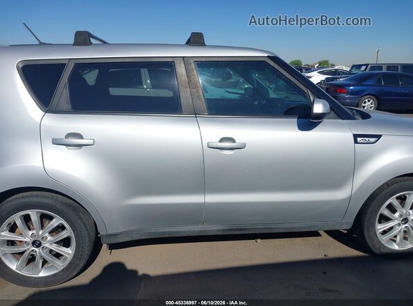 KNDJP3A55K7656331 2019 KIA SOUL Silver უკანა სალონის ხედი