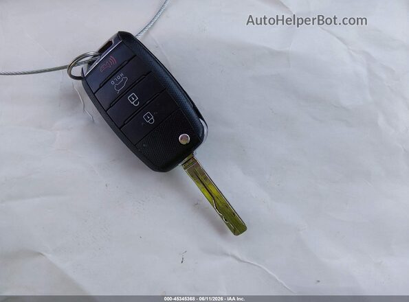 KNDJP3A58J7904084 2018 KIA SOUL White Առջևի վահանակի տեսք