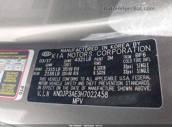 KNDJP3AE3H7022458 2017 KIA SOUL EV Silver Vista del compartimento del motor