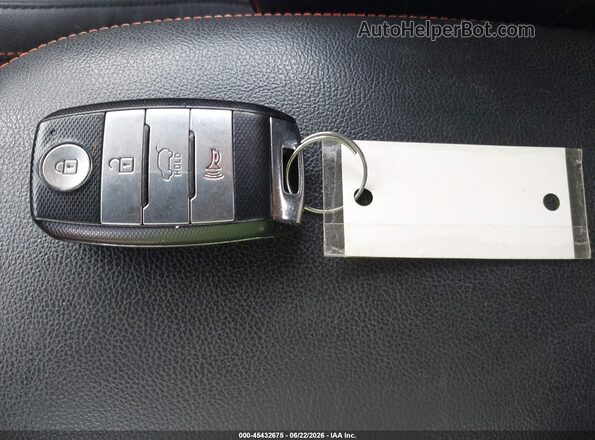 KNDJX3AA2J7575072 2018 KIA SOUL Gray Առջևի վահանակի տեսք