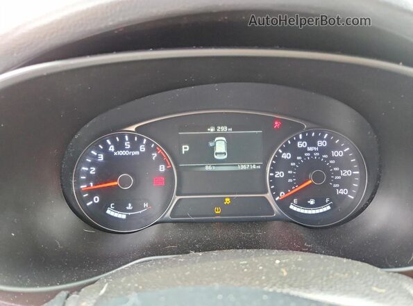 KNDJX3AA2J7616638 2018 KIA SOUL Red Widok zestawu wskaźników