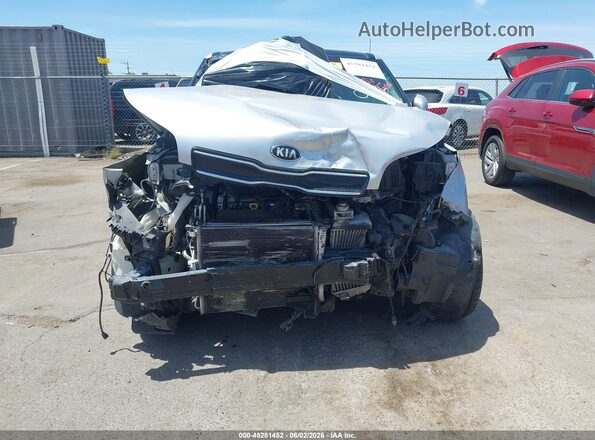 KNDJX3AA9J7537709 2018 KIA SOUL Gray Dashboard view