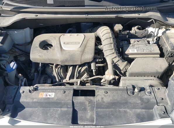 KNDJX3AAXK7699804 2019 KIA SOUL White Widok z tyłu