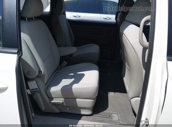 KNDMA5C15J6408797 2018 KIA SEDONA White VIN კოდის სტიკერის ხედი