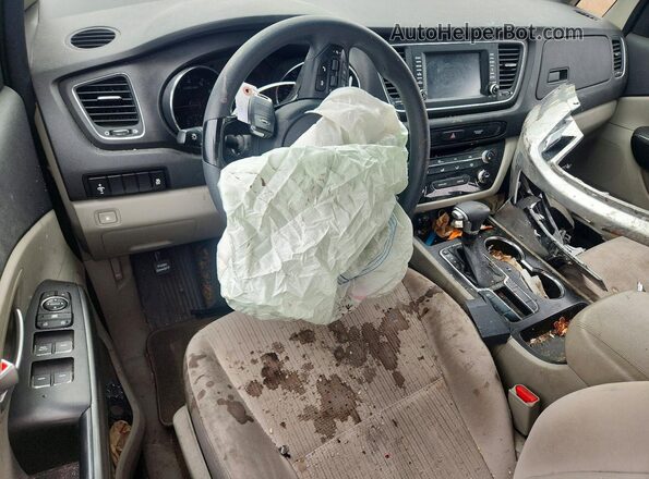KNDMA5C18K6572238 2019 KIA SEDONA Серебряный Вид панели приборов