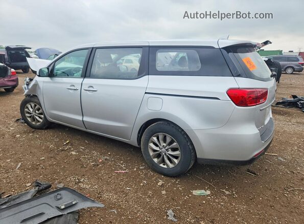 KNDMA5C18K6572238 2019 KIA SEDONA Серебряный Задняя левая четверть