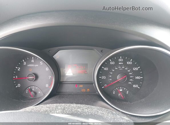 KNDMB5C10H6230854 2017 KIA SEDONA White Հետևի նստատեղերի տեսք