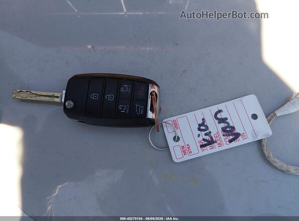 KNDMB5C10L6646086 2020 KIA SEDONA White წინა პანელის ხედი