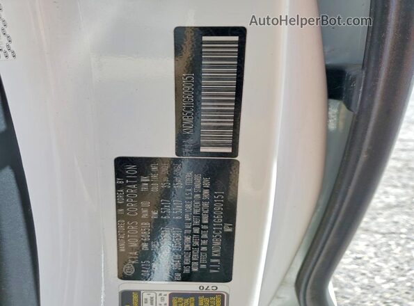 KNDMB5C11G6090151 2016 KIA SEDONA White 
