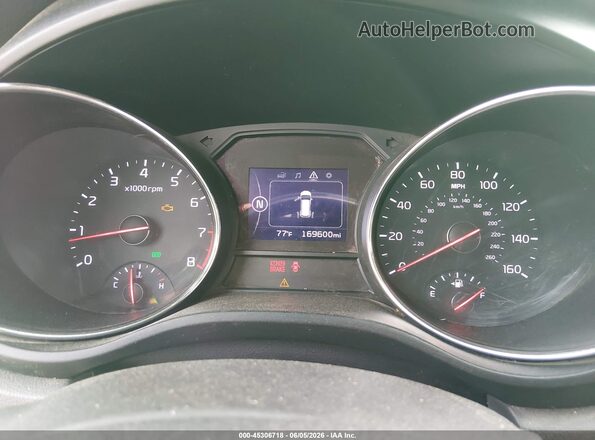 KNDMB5C11J6399934 2018 KIA SEDONA Burgundy Vista de los asientos traseros