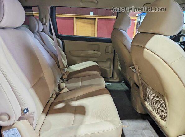 KNDMB5C13G6098414 2016 KIA SEDONA Beige უკანა სალონის ხედი