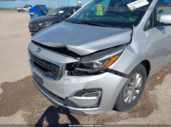 KNDMB5C13M6667645 2021 KIA SEDONA Silver Widok z przodu