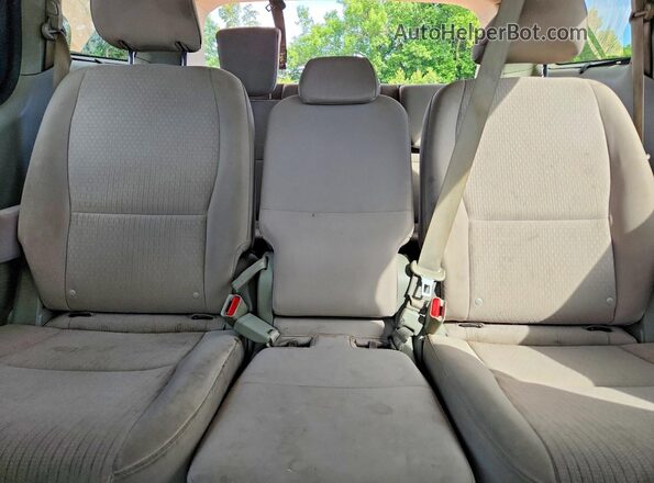 KNDMB5C14G6083260 2016 KIA SEDONA Burgundy Rear seats view