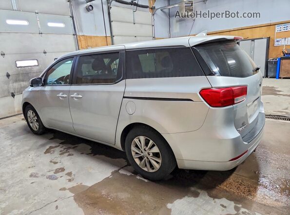 KNDMB5C14H6242411 2017 KIA SEDONA Серебряный Задняя левая четверть