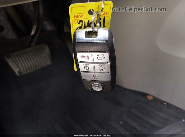 KNDMB5C14L6597524 2020 KIA SEDONA Brown Vista del salpicadero