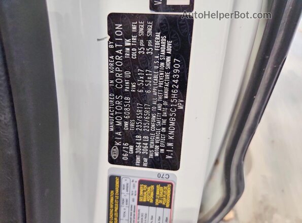 KNDMB5C15H6243907 2017 KIA SEDONA White Widok naklejki z numerem VIN
