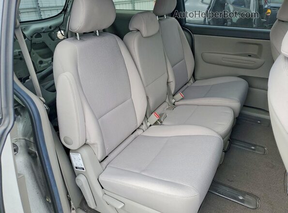 KNDMB5C15L6604836 2020 KIA SEDONA White Widok wnętrza z tyłu