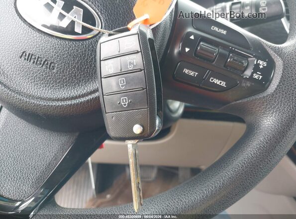 KNDMB5C17G6204248 2016 KIA SEDONA Gray Dashboard view
