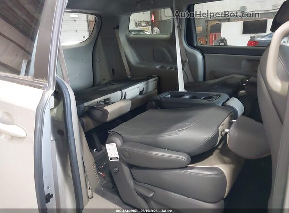 KNDMB5C17G6214763 2016 KIA SEDONA Серебряный 
