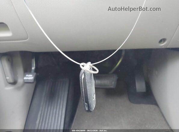 KNDMB5C17H6246081 2017 KIA SEDONA Silver Dashboard view
