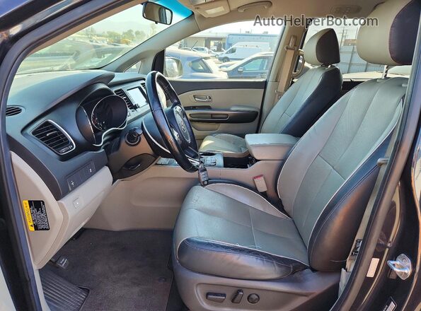 KNDMB5C17H6246758 2017 KIA SEDONA Blue Vista interior delantera