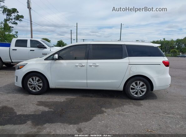 KNDMB5C18H6268106 2017 KIA SEDONA White 360 interior view