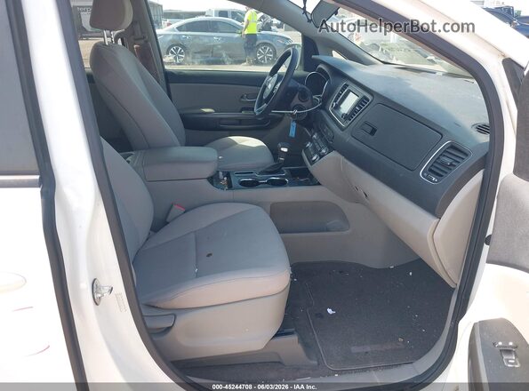 KNDMB5C18K6525174 2019 KIA SEDONA White Front interior view