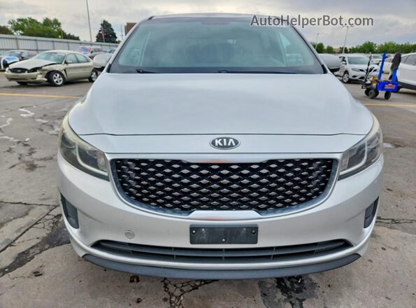 KNDMB5C19H6242372 2017 KIA SEDONA Silver Widok z przodu