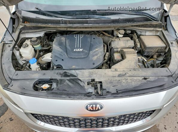 KNDMB5C19H6242372 2017 KIA SEDONA Silver Widok komory silnika